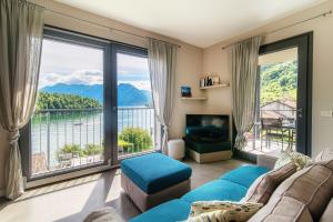 Lakes Dream - by MyHomeInComo