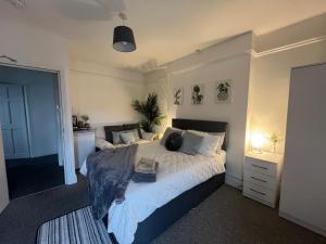 Top Floor Suite - Cedar House