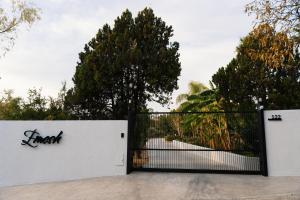 Emesh Boutique Suite