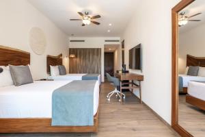 Ocean Whispers TL A206 Studio