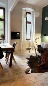 Emerald Art Maison - Self Check-in Boutique Apartment