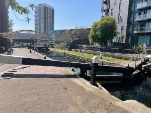 Amazing 1 bed penthouse flat - 2 terraces and lift