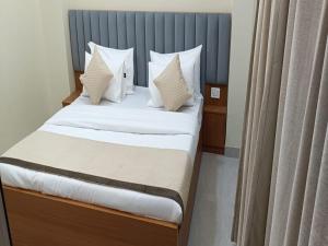 Akshay premium suites 1 BHK Serviced Apartments Near Medanta Hospital