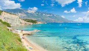 Spartia Bay Cottage by Vintage Travel