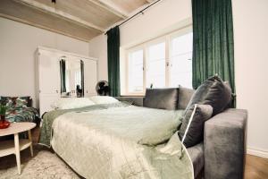 Lovely Authentic & Cozy atmosphere