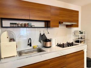 Casa de Dahican, 2BR House with generator - near Dahican beach