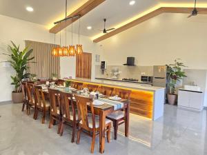 Villa plumeria vista - A Bloom by the Lake