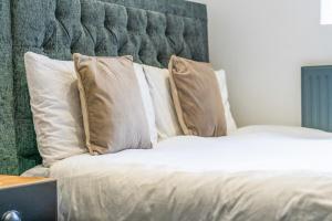 Group Friendly Wifi Sheffield Flat, sleeps 6