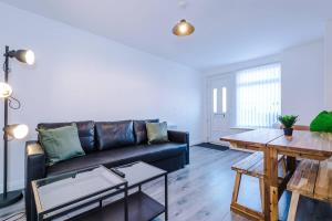 Walkable distance to LFC & EFC Stadiums