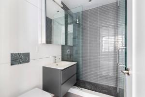 Blueground Lower East Side rooftop nr Tenement Museum NYC-2052