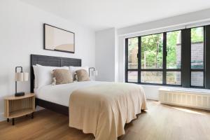 Blueground Yorkville pool nr Carl Schurz Park NYC-2093