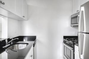 Blueground Lincoln Square fitness center nr Riverside Park NYC-846