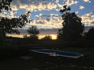 Family House with Pool in Kamenny Privoz, 30 km from Prague, in beautiful nature