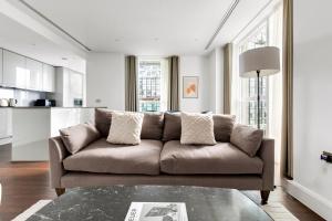 Blueground Isle of Dogs sauna nr Thames LON-667