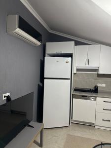 Spacious&Scenic Attic Apartment in Fethiye Center