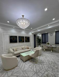 Almazar, Huvaydo apartament