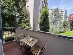 Modern apartment in a green setting