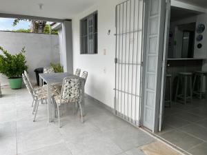 Casa em Tamandaré, 3 quartos, 1o andar, 100m do mar - Rua João Cabral de Melo Neto, 3349