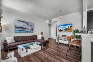 Heart of La, Walk to everything!!