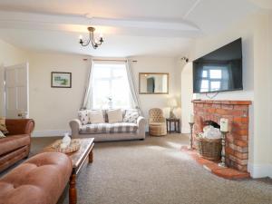 Far Coley Farm and Kilnhurst Log Cabin