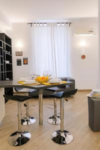 Hbhall Porta Romana Apartment