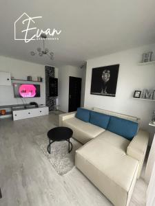 Shopping City Apartment by Evan Apartments