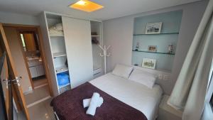 Nui Muro Alto Pé na Areia by La Playa