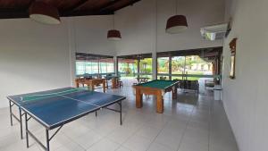 Nui Muro Alto Pé na Areia by La Playa