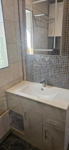 Cosy Studio Quest House