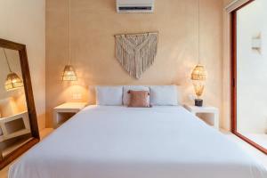 Luxury 6BR Retreat with Rooftop and Plunge Pools