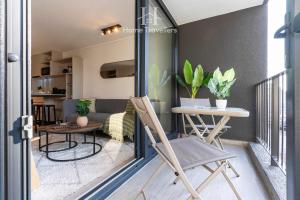 HT Depto con balcon y estacionamiento