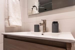 HT Depto con balcon y estacionamiento