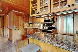 Timberline Condominiums 2 Bedroom plus Loft 3 Bath Deluxe Unit C3H