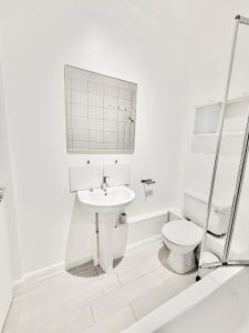 Designer 2-Bed Flat by Tower Bridge