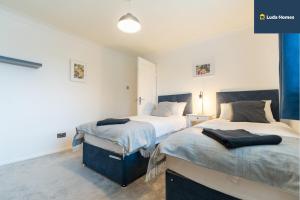 Comfy Home - Close to hospital - Sleeps 7 - wParking