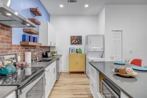 Cozy SMB Themed Apt in the Heart of Historic SPR