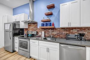 Cozy SMB Themed Apt in the Heart of Historic SPR