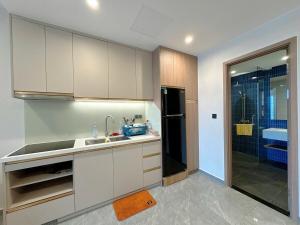 My home-2 modern, cozy bedrooms near the Sea