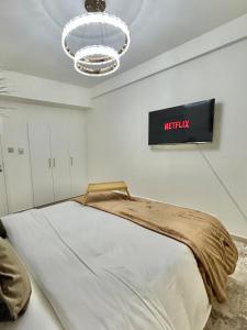 Glam & Family-Friendly 2-BR Duplex in Al Marjan