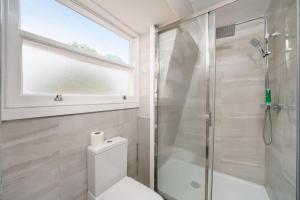 Spacious 2 Floor Flat Sleeps 6 Prime London