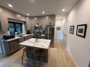 Modern 2BR Coach House, West Van- New Construction