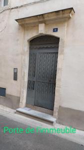 T2 rénové avec parking à 400m des Arènes de Nîmes