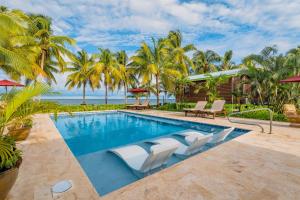 Coconut Row Boutique Hotel