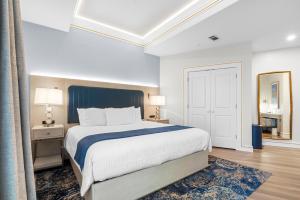 Harbor Suites at Harborwalk Village