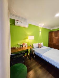 Rainbow HomeStay - No 8 Alley 18B Tong Dan
