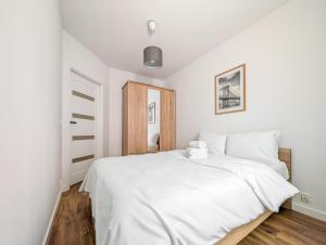 Artemskiej Comfort Apartment by BookingHost