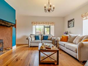 5 Bed in Ashbrittle 77900