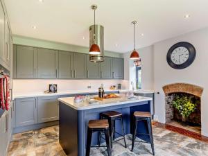 5 Bed in Ashbrittle 77900