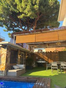 Loue Villa à Castelldefels BARCELONE avec piscine, 8 couchages, 7 minutes de la plage