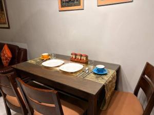 Super Cozy Apartment-Newport Boulevard